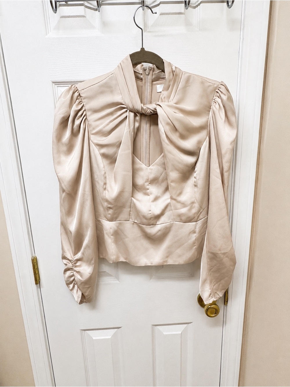 ASTR The Label Champagne Satin Tie Neck Puff Sleeve Blouse Size M - Picture 2 of 14